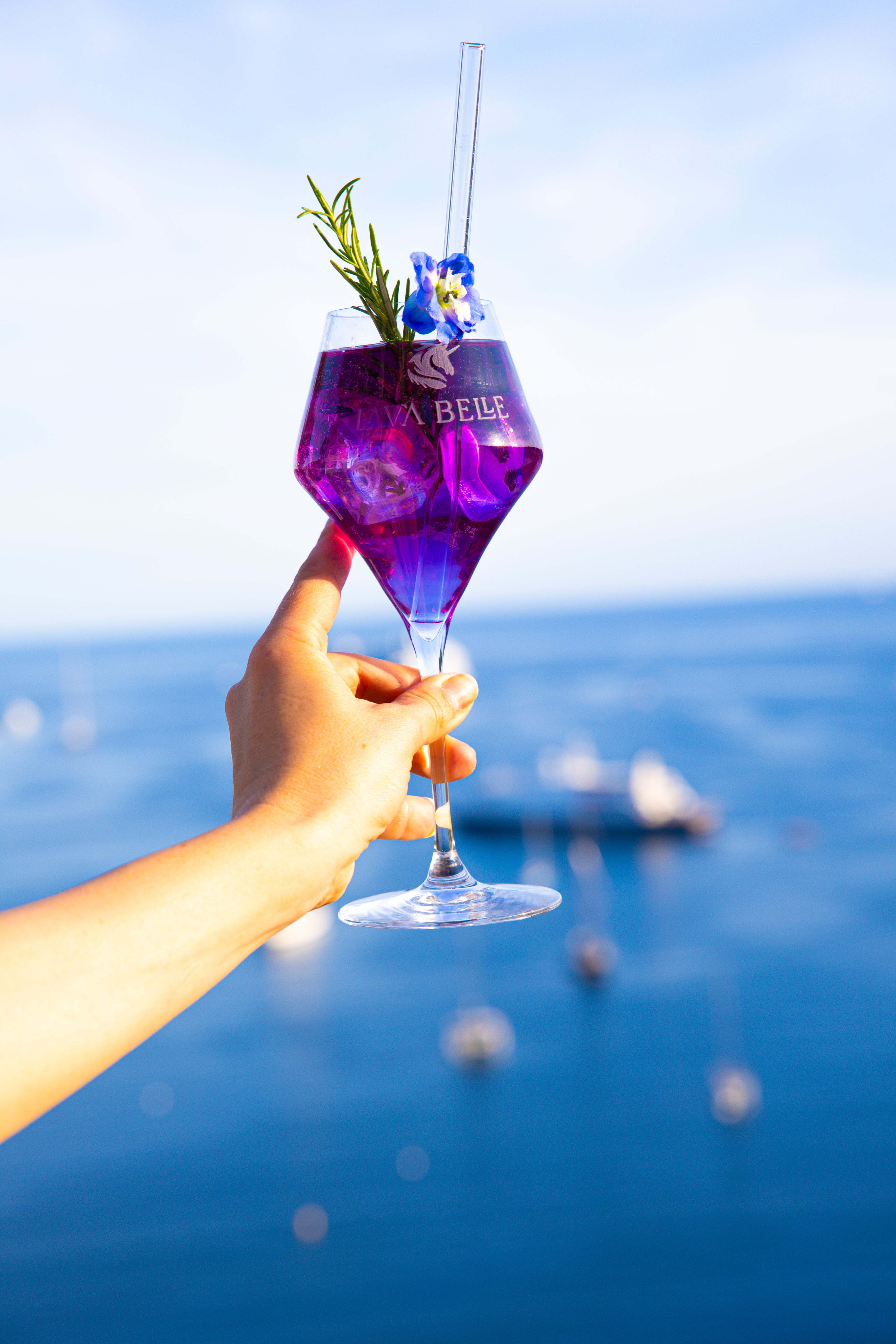 Lav'a Belle Aperitif (18%) + zwei Aperitif-Gläser